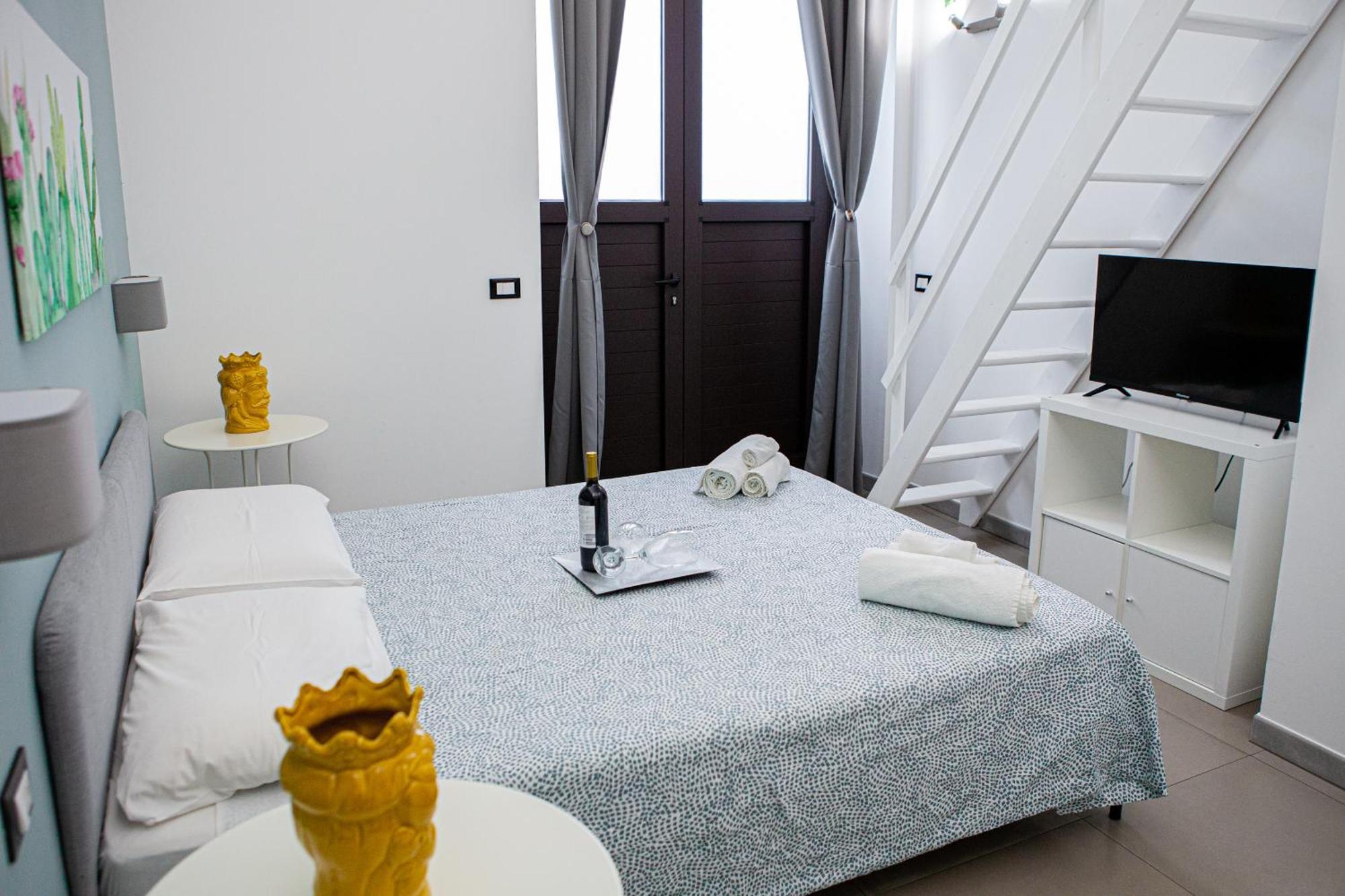 Ruggero Settimo - Holiday Houses 카타니아 외부 사진
